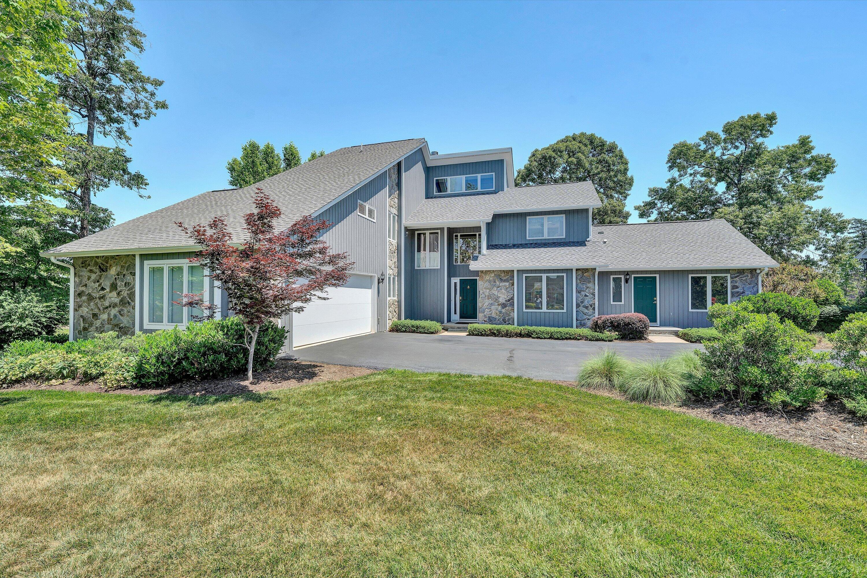 226 Pine Bay DR