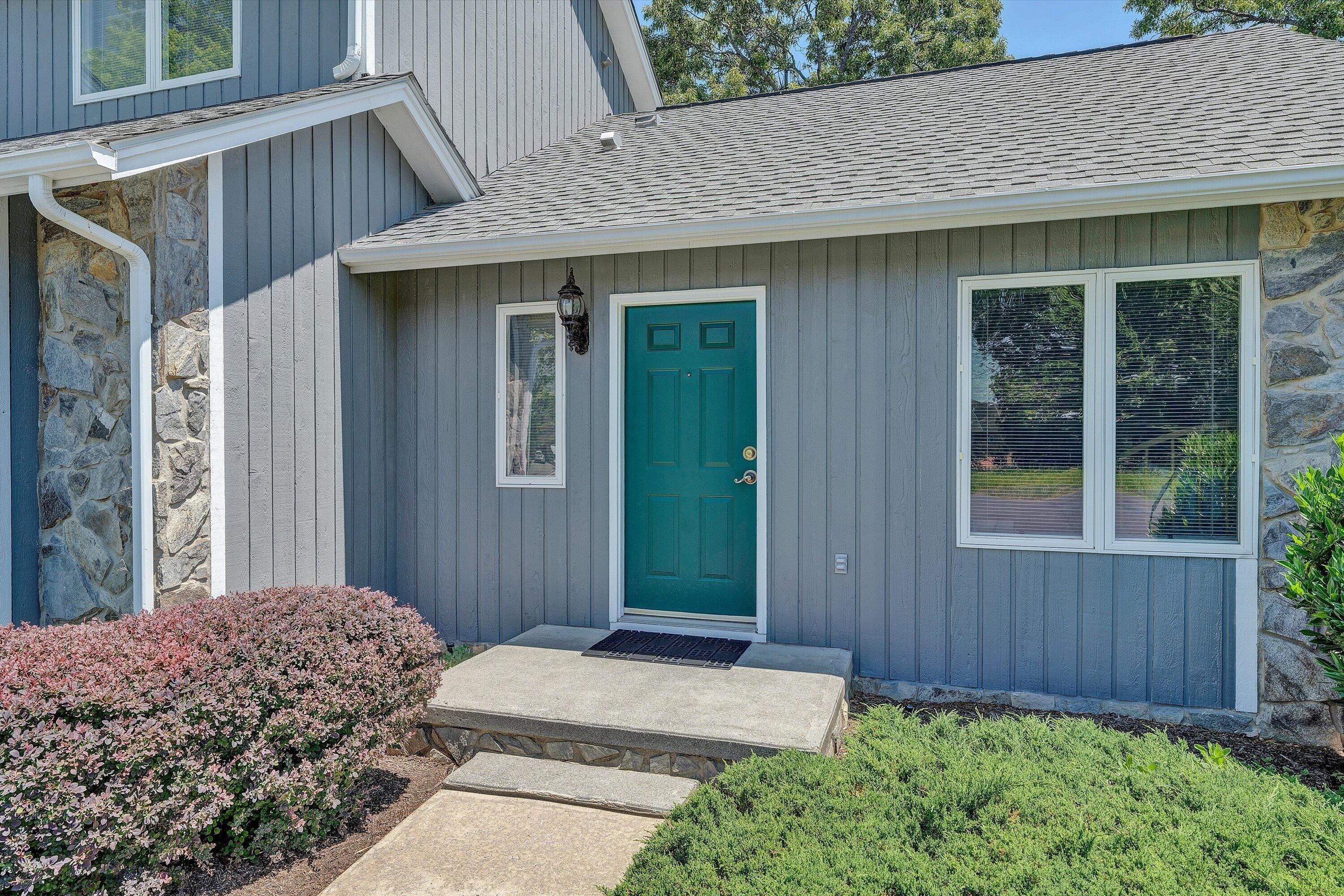226 Pine Bay DR