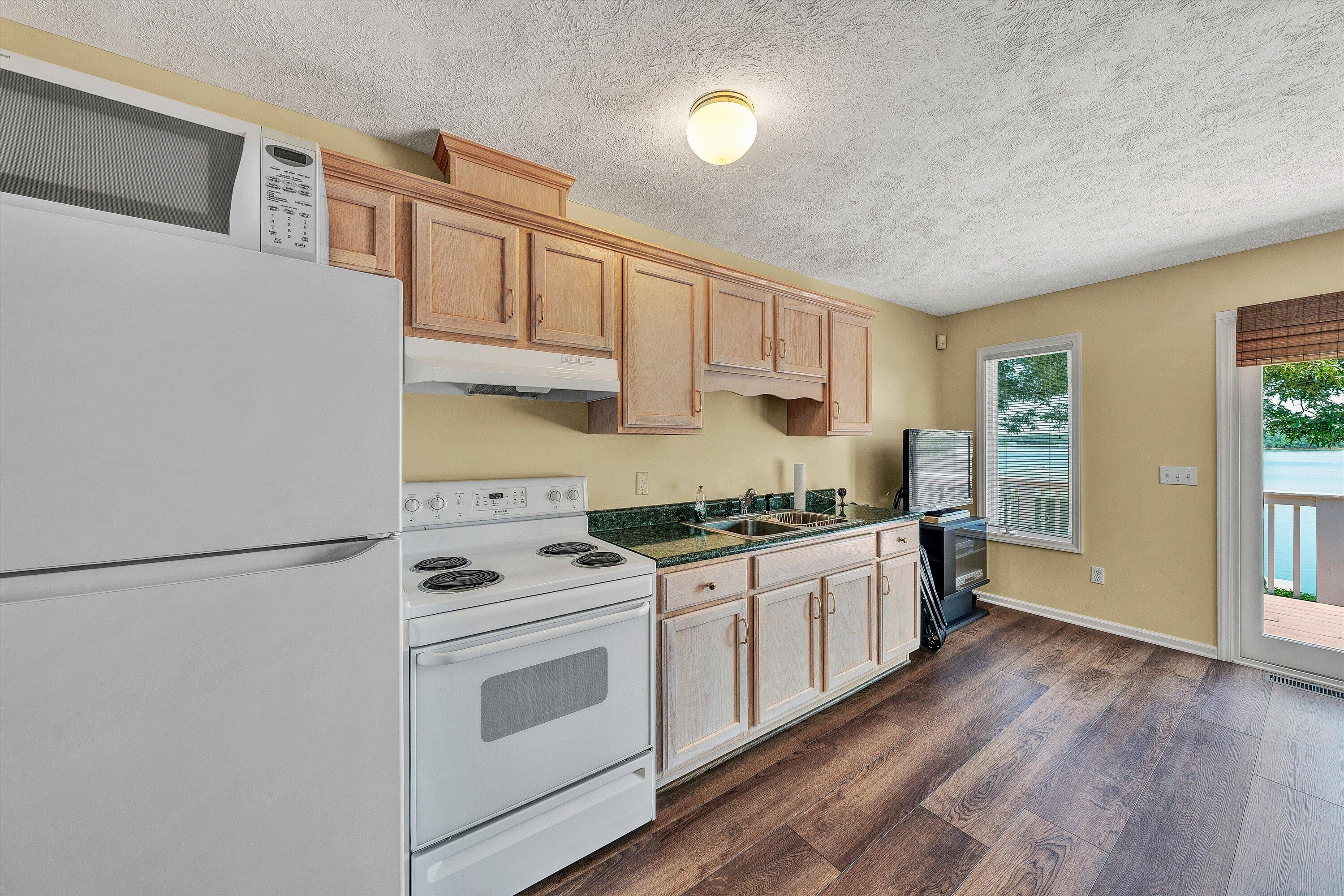 226 Pine Bay DR