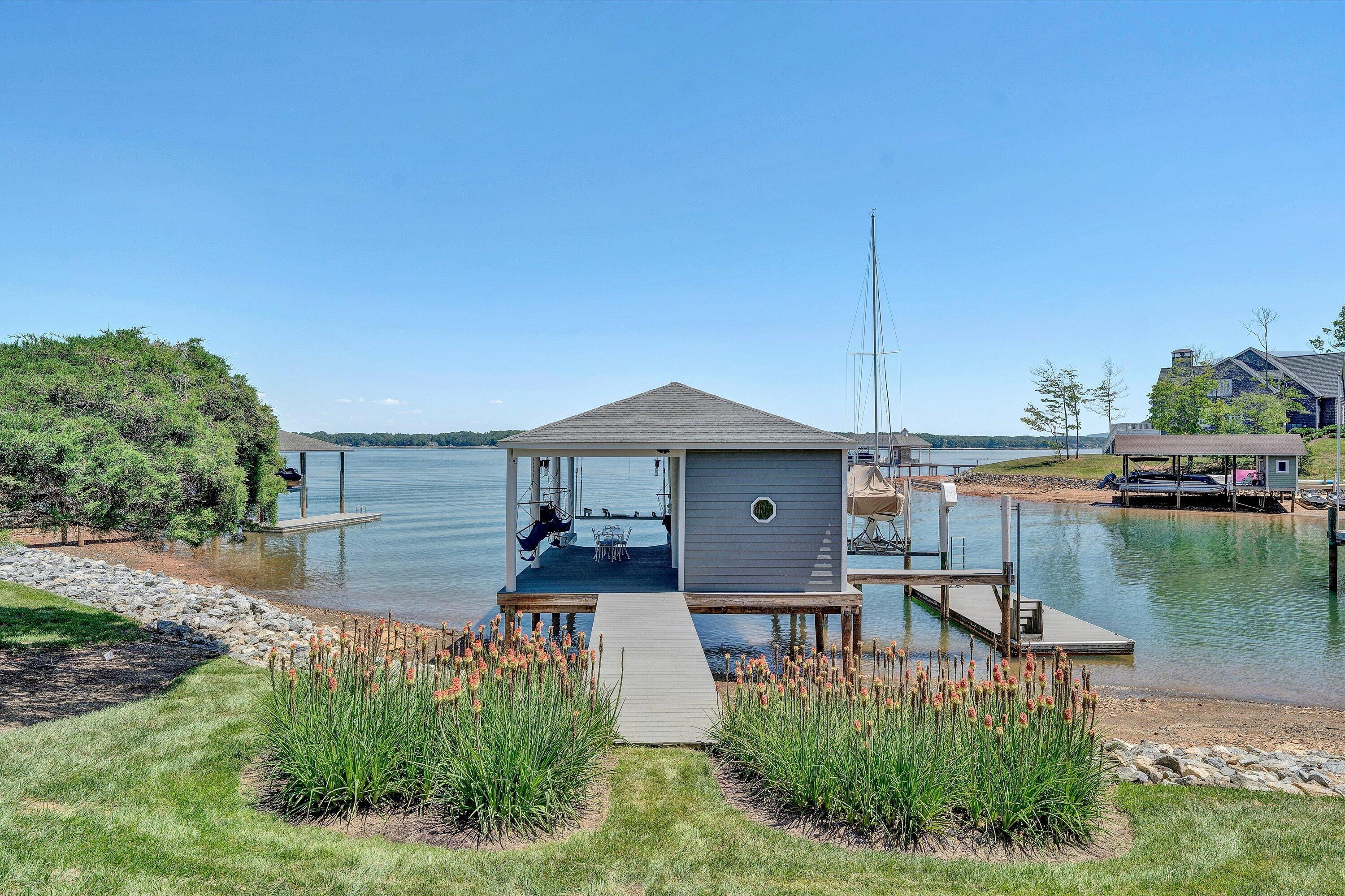 226 Pine Bay DR