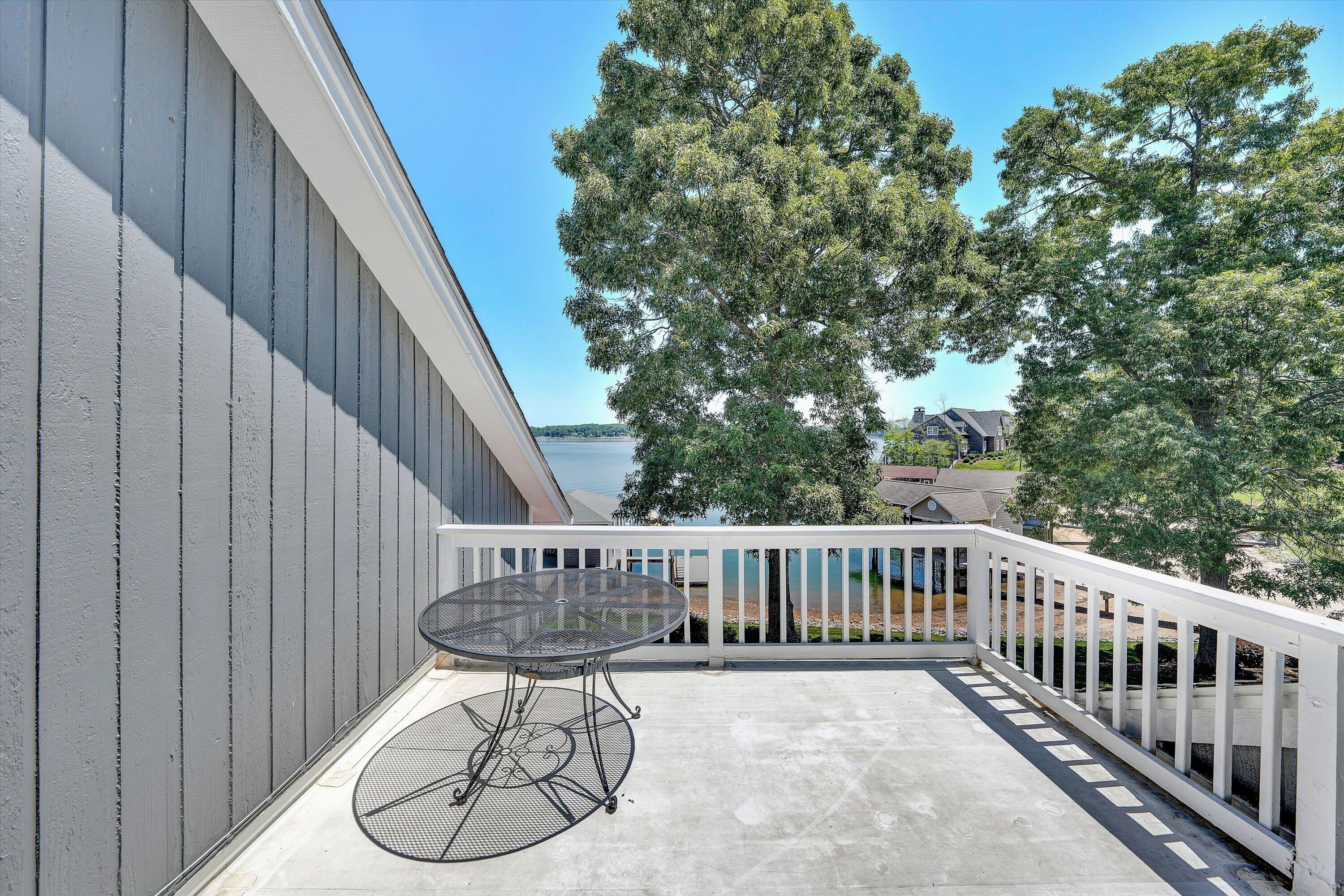 226 Pine Bay DR
