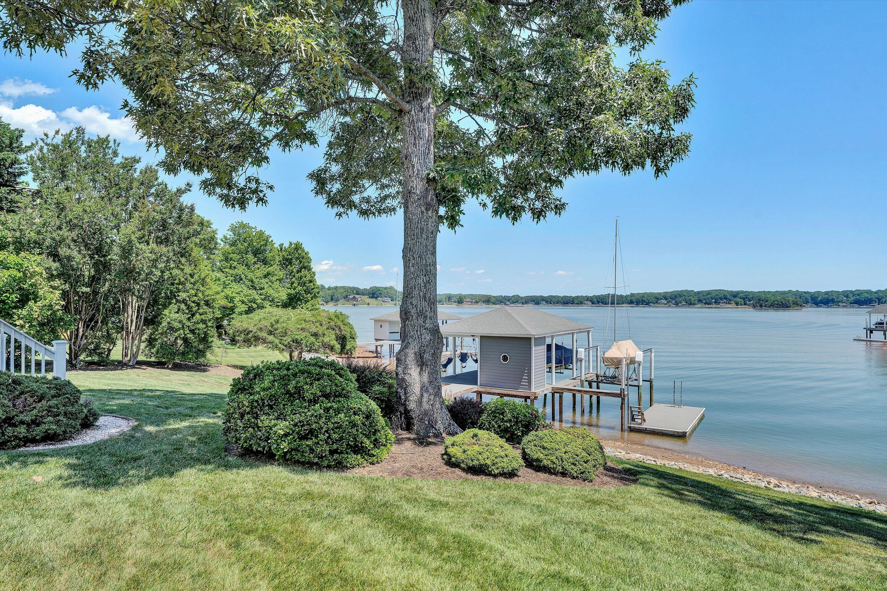 226 Pine Bay DR
