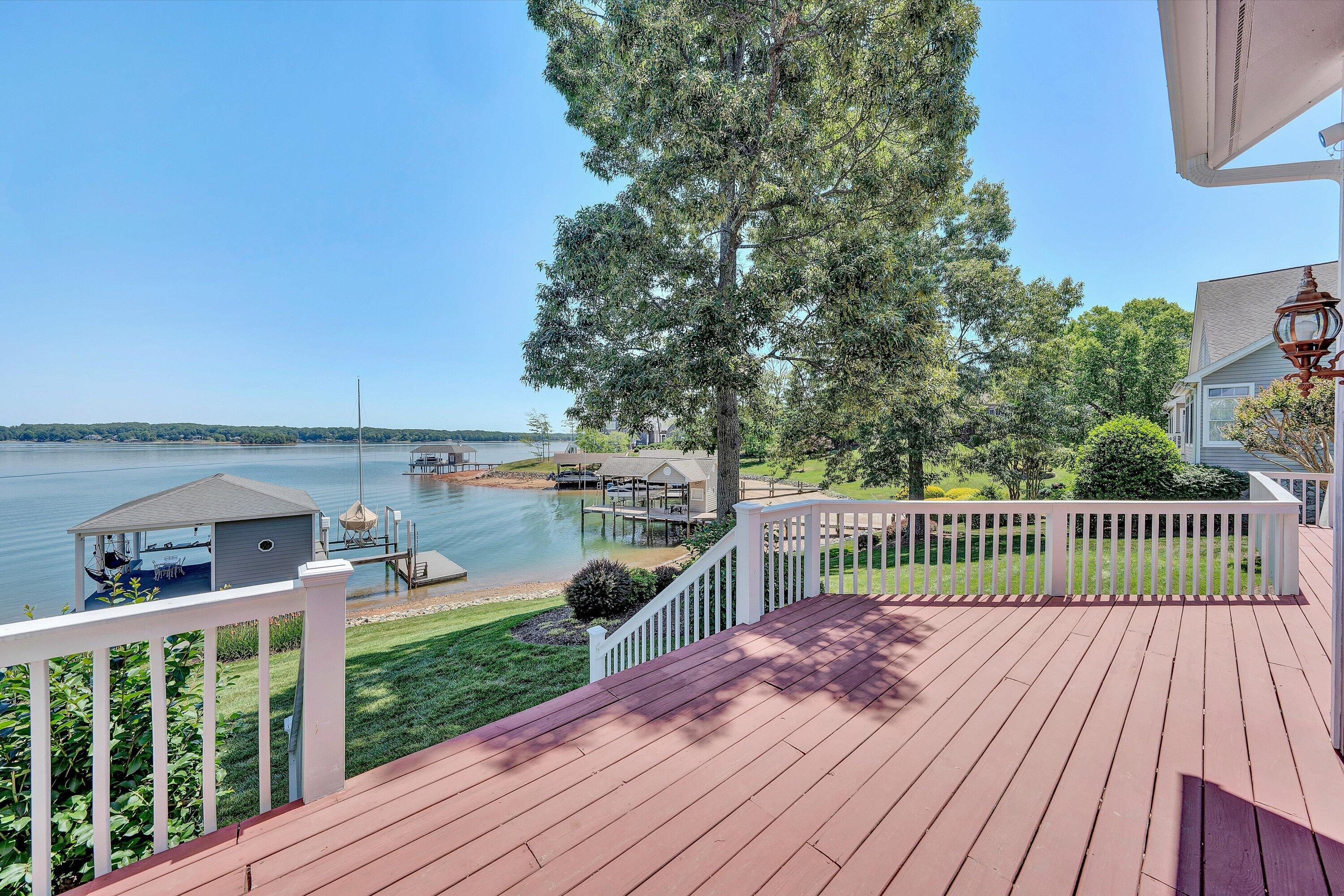 226 Pine Bay DR
