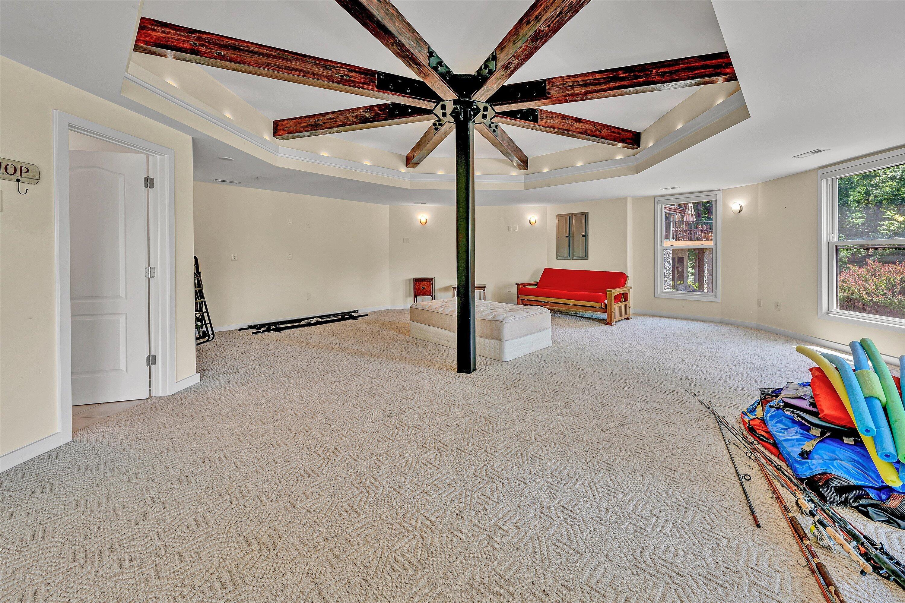 207 Winding WAY