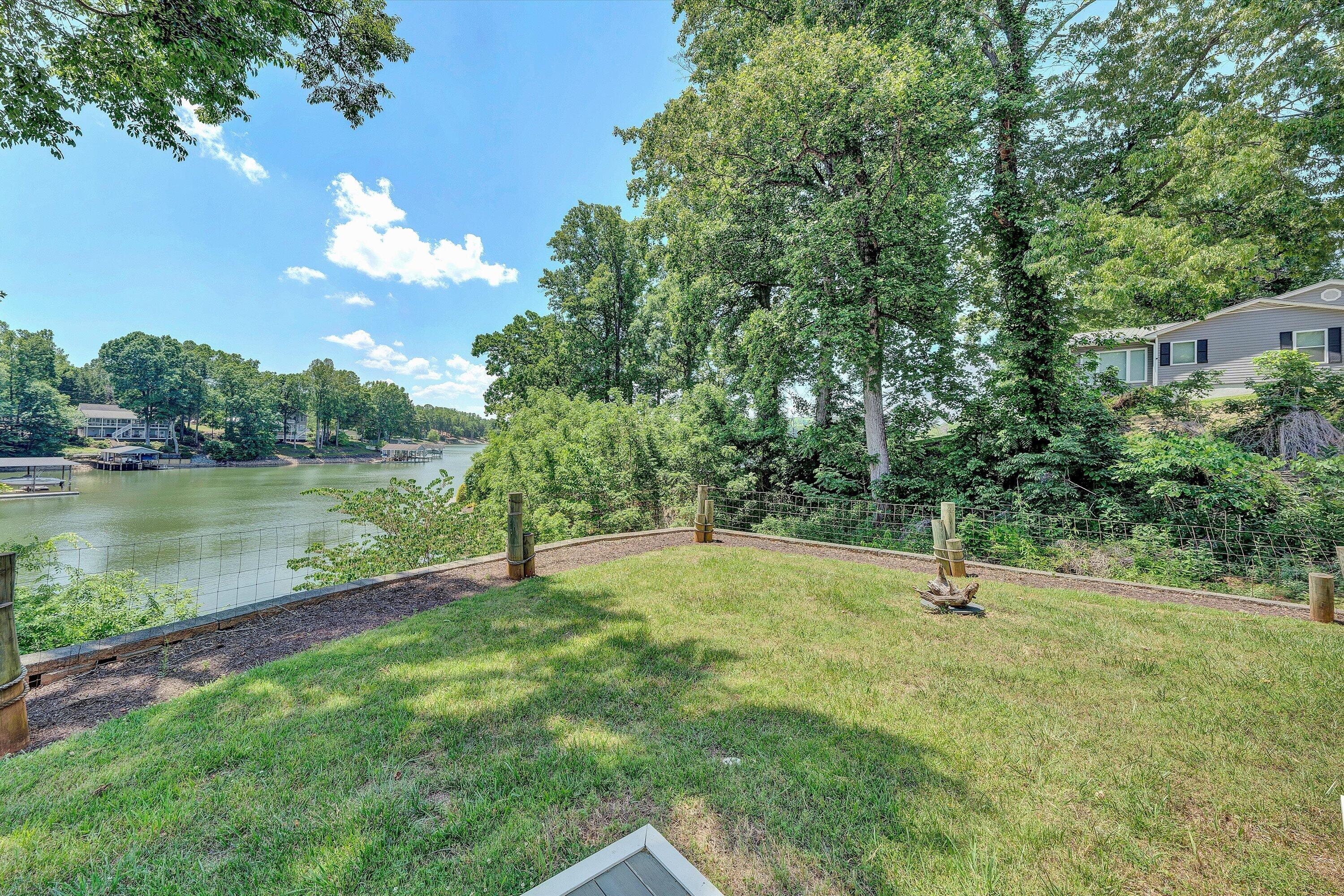 207 Winding WAY