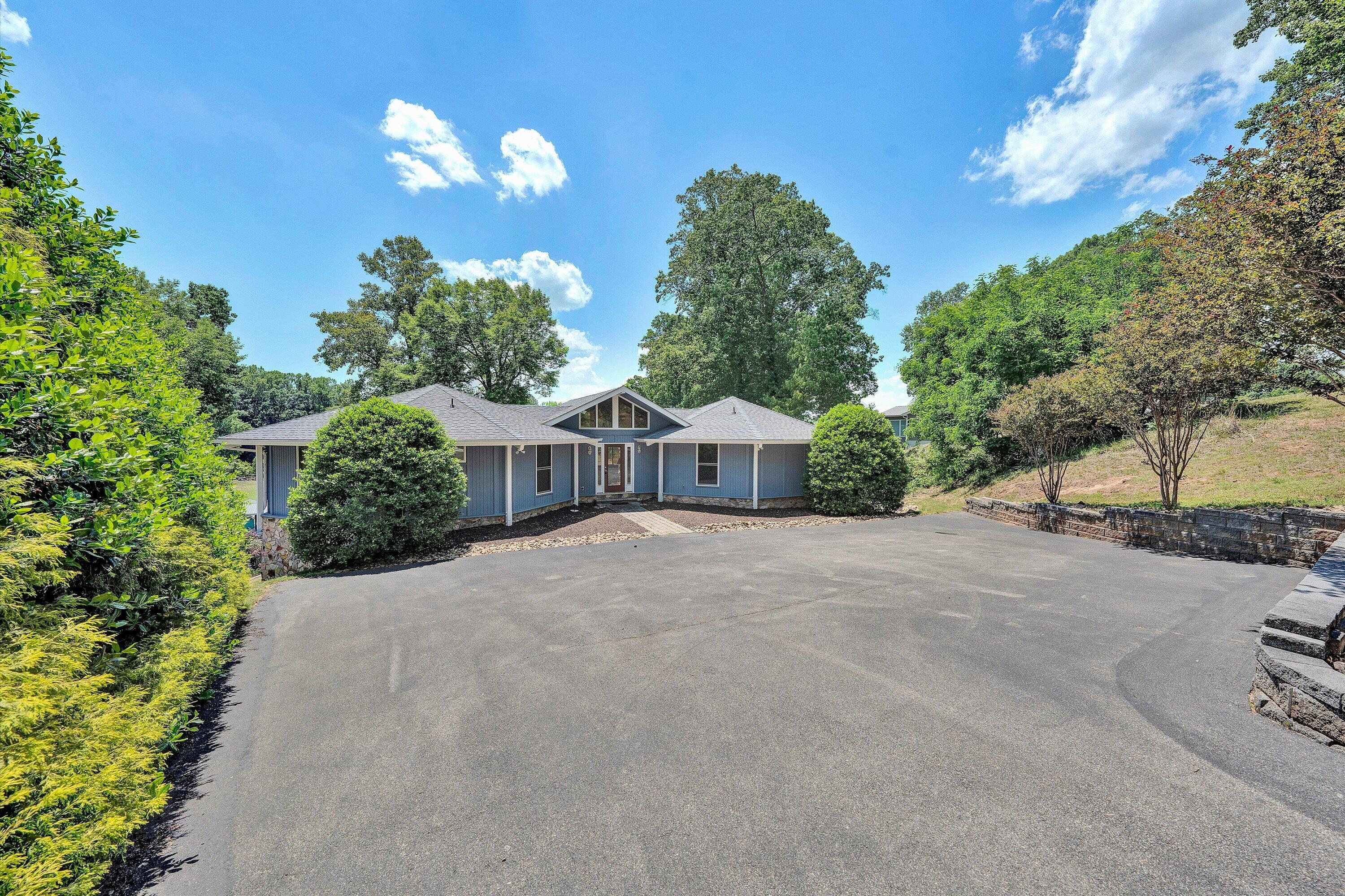 207 Winding WAY