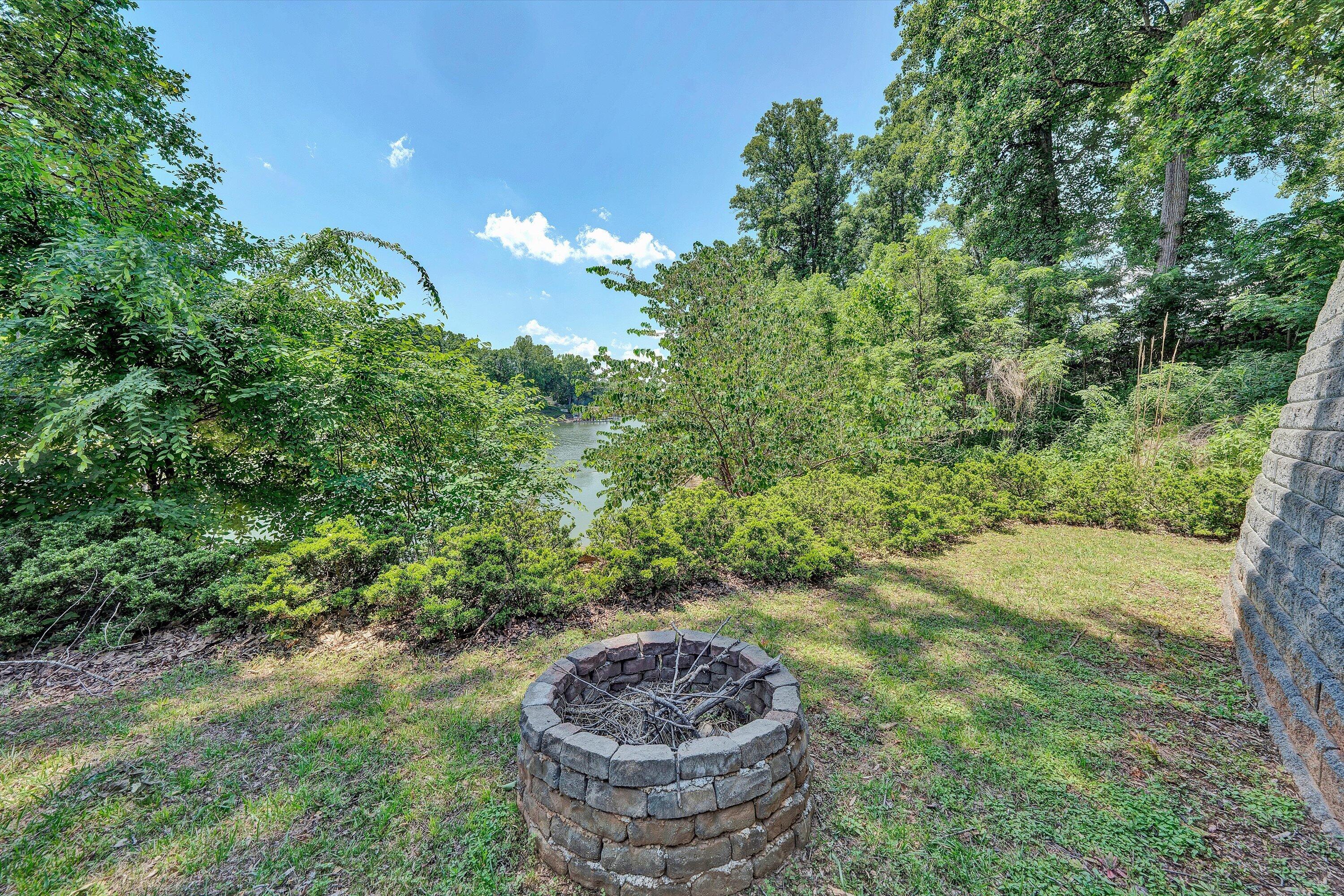 207 Winding WAY