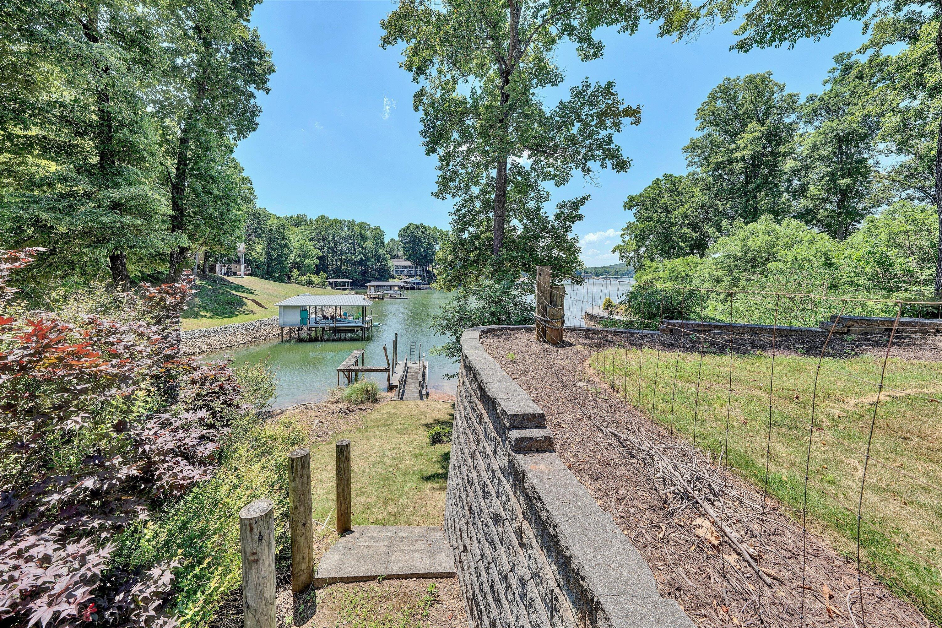 207 Winding WAY