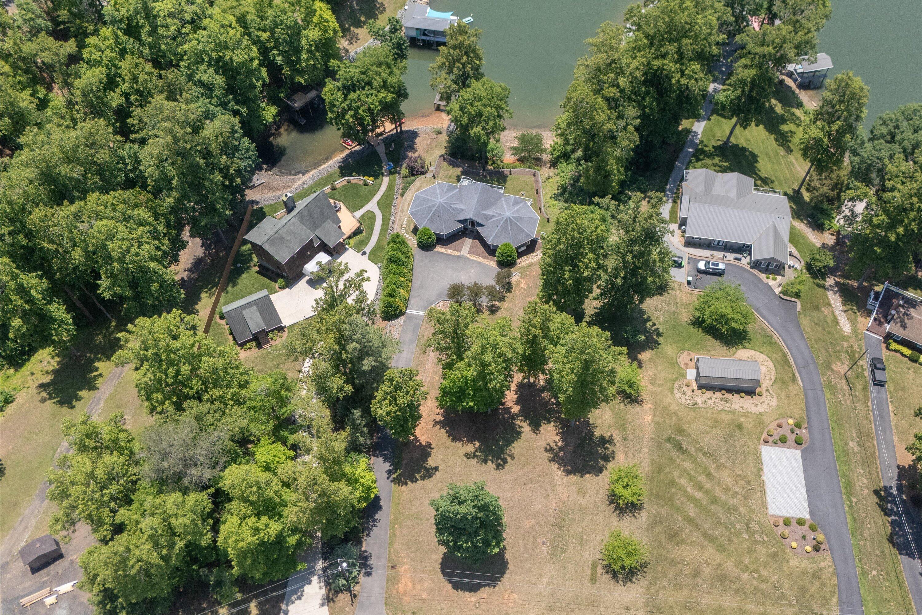 207 Winding WAY