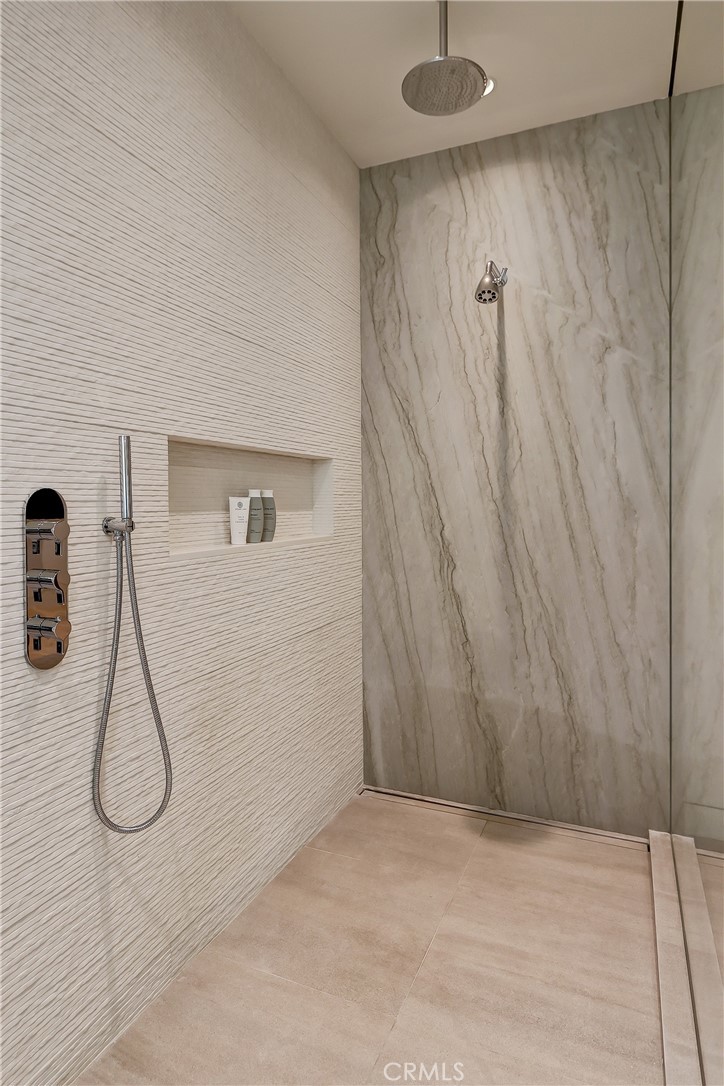 1712 Manhattan Avenue