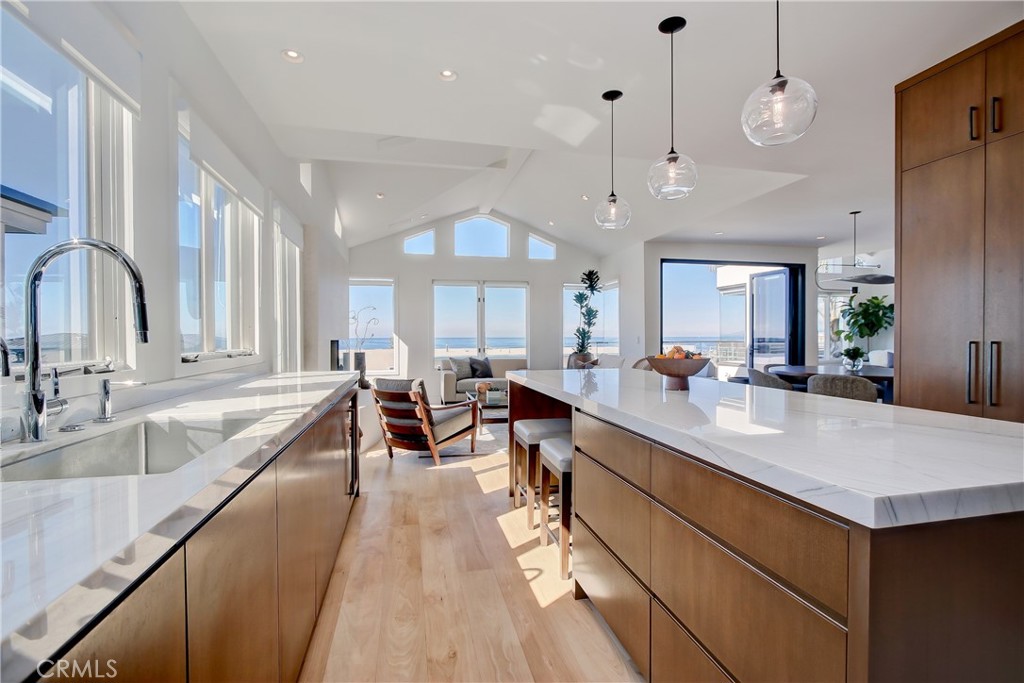 1712 Manhattan Avenue