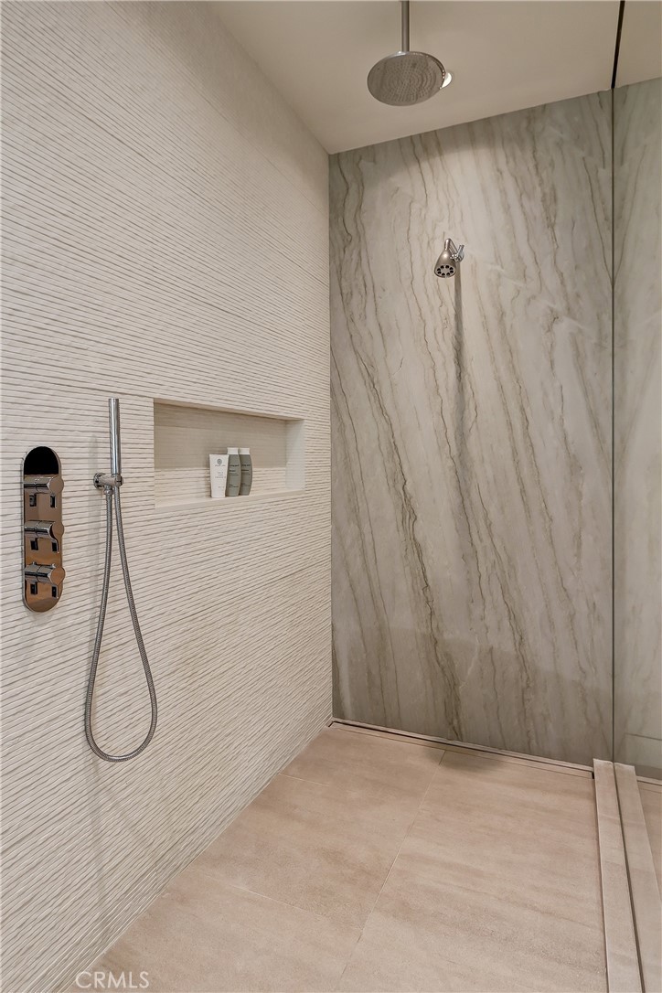 1712 Manhattan Avenue