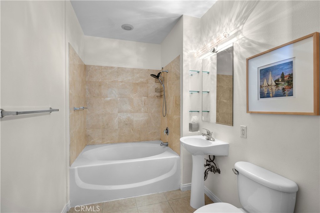 388 E Ocean Boulevard 903