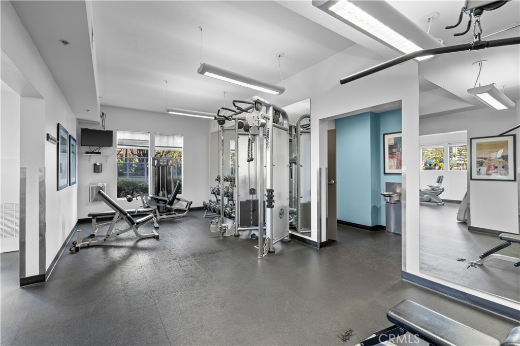 388 E Ocean Boulevard 903