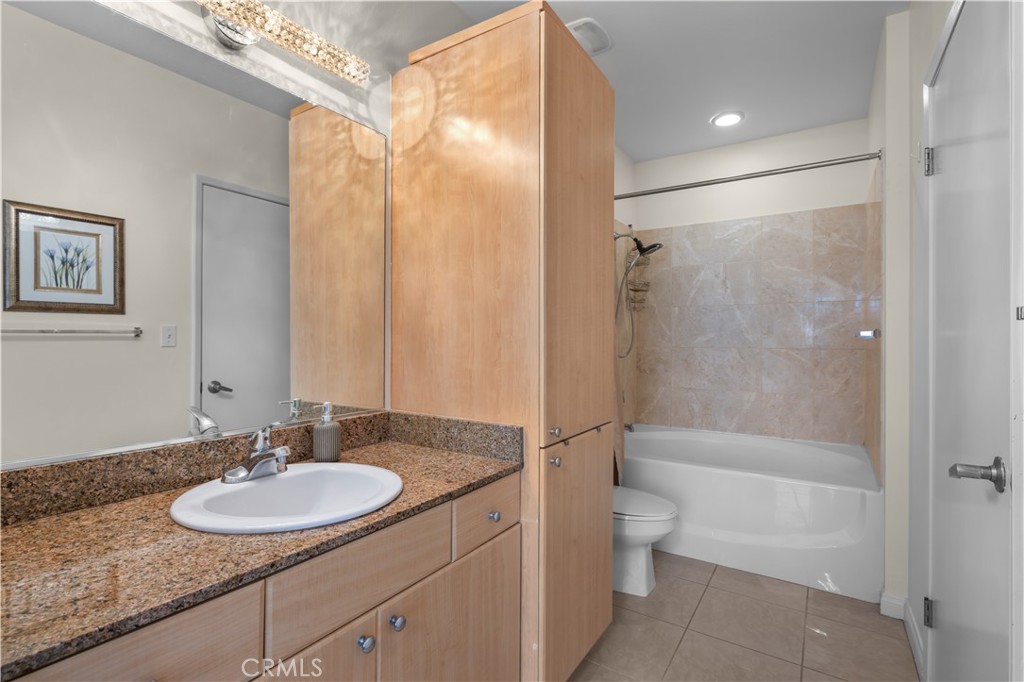 388 E Ocean Boulevard 903