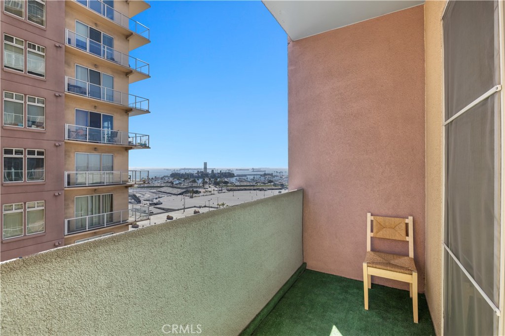 388 E Ocean Boulevard 903