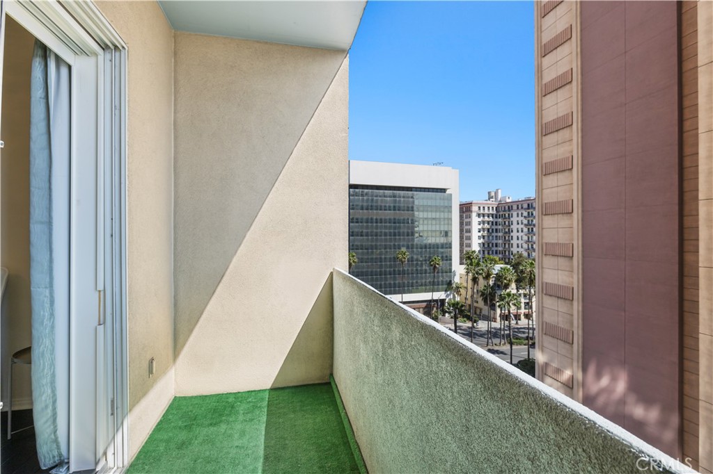 388 E Ocean Boulevard 903