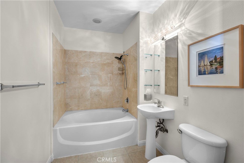 388 E Ocean Boulevard 903