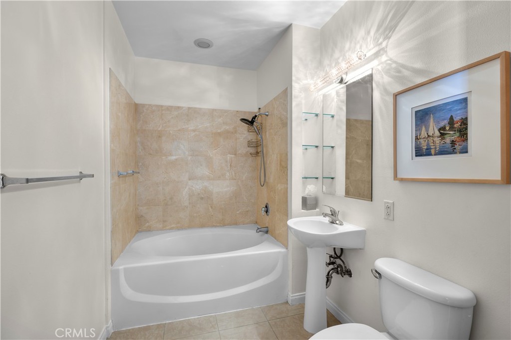 388 E Ocean Boulevard 903