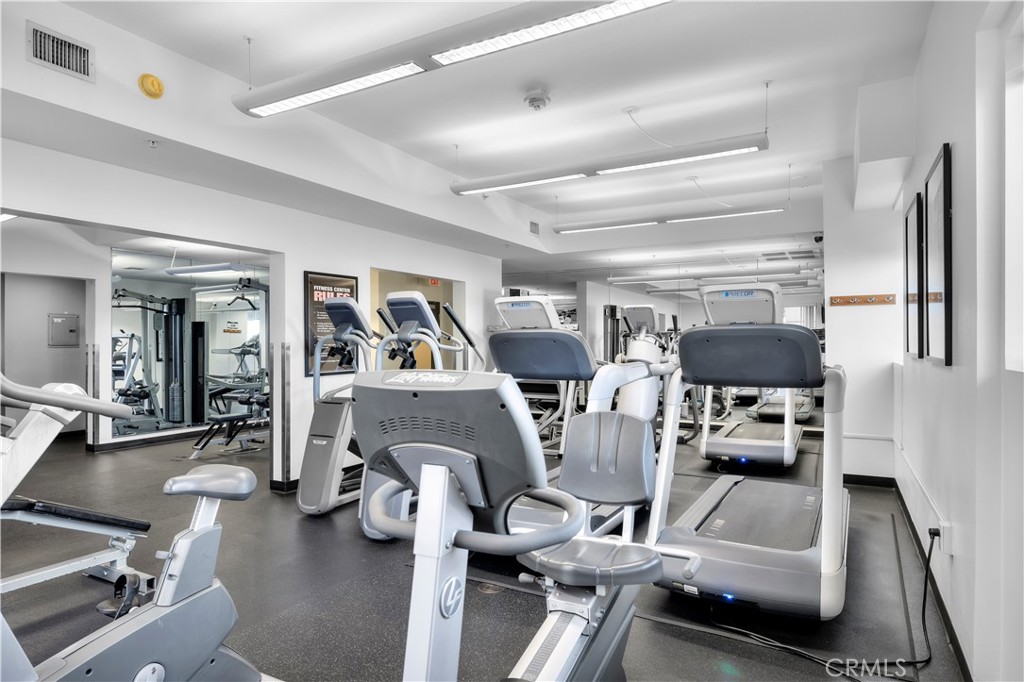 388 E Ocean Boulevard 903