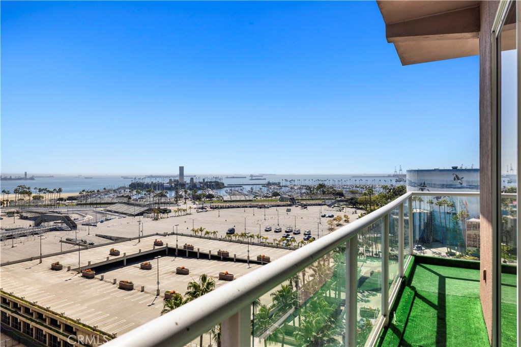388 E Ocean Boulevard 903