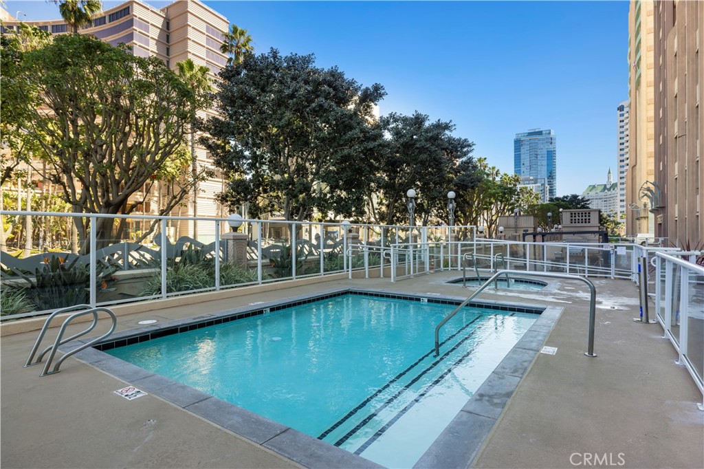 388 E Ocean Boulevard 903