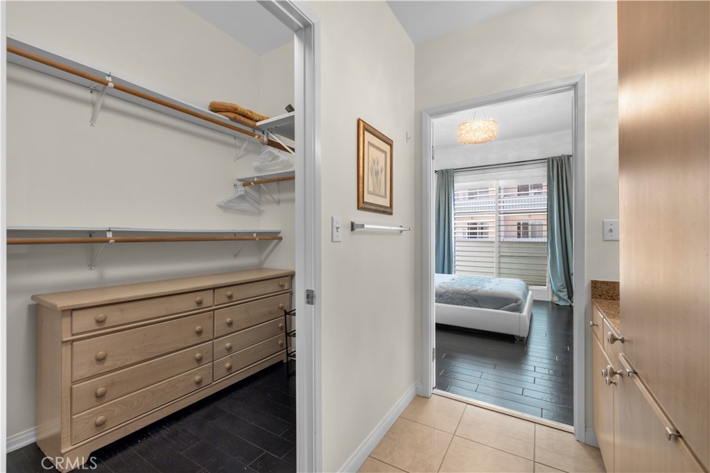 388 E Ocean Boulevard 903