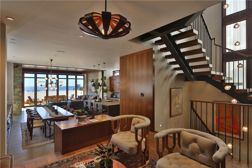 3124 The Strand