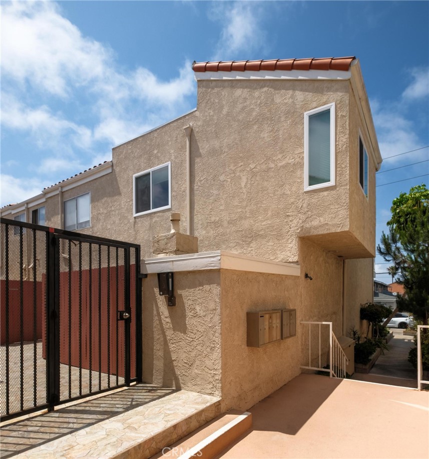 2310 Vanderbilt Lane 4