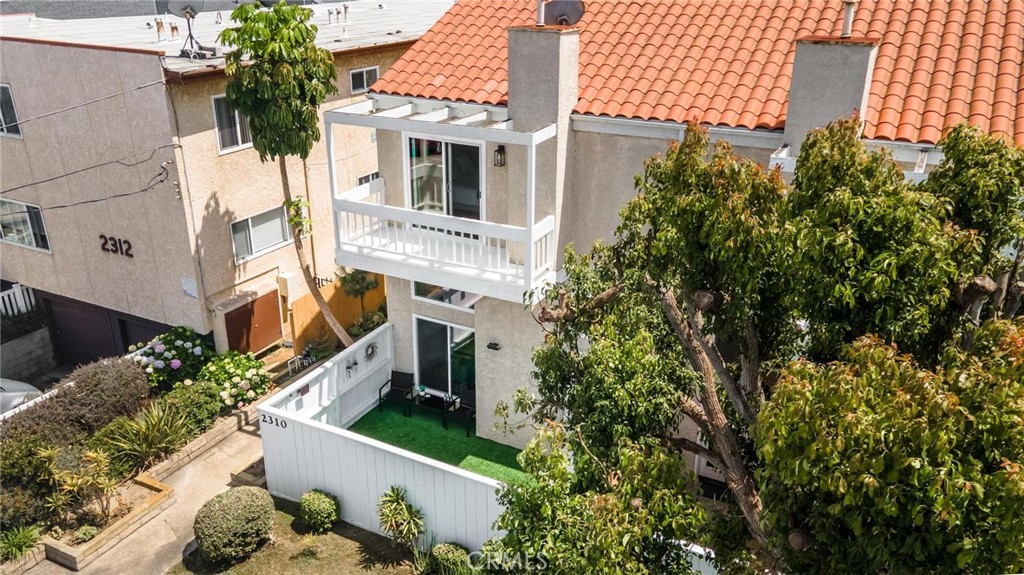 2310 Vanderbilt Lane 4