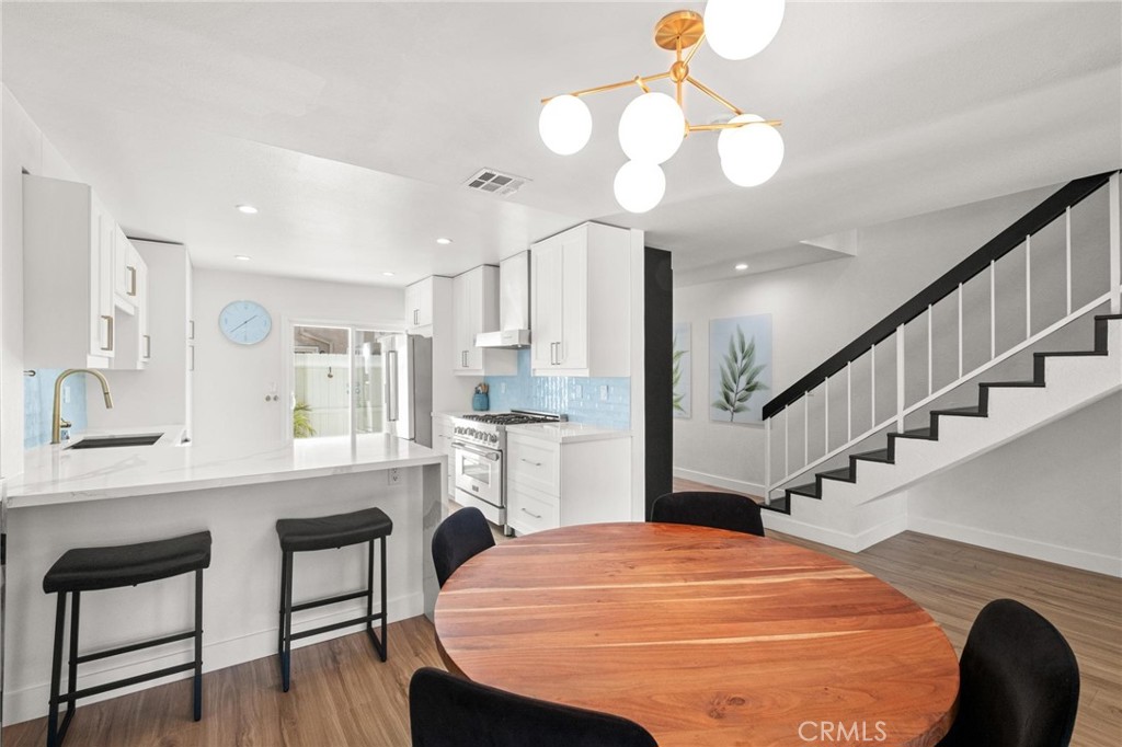 2310 Vanderbilt Lane 4