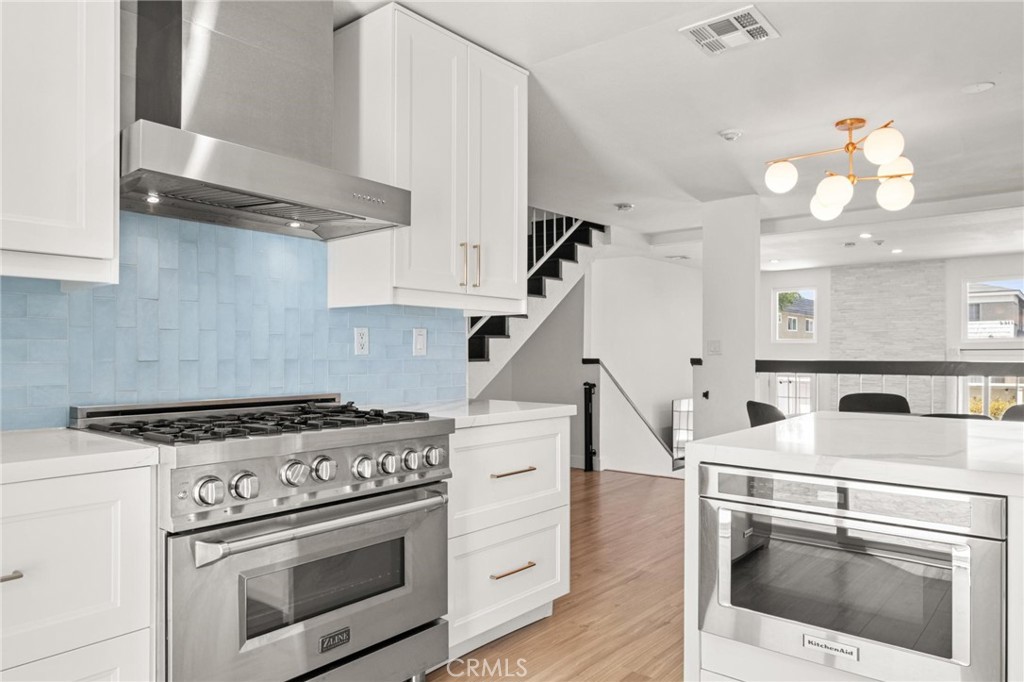 2310 Vanderbilt Lane 4