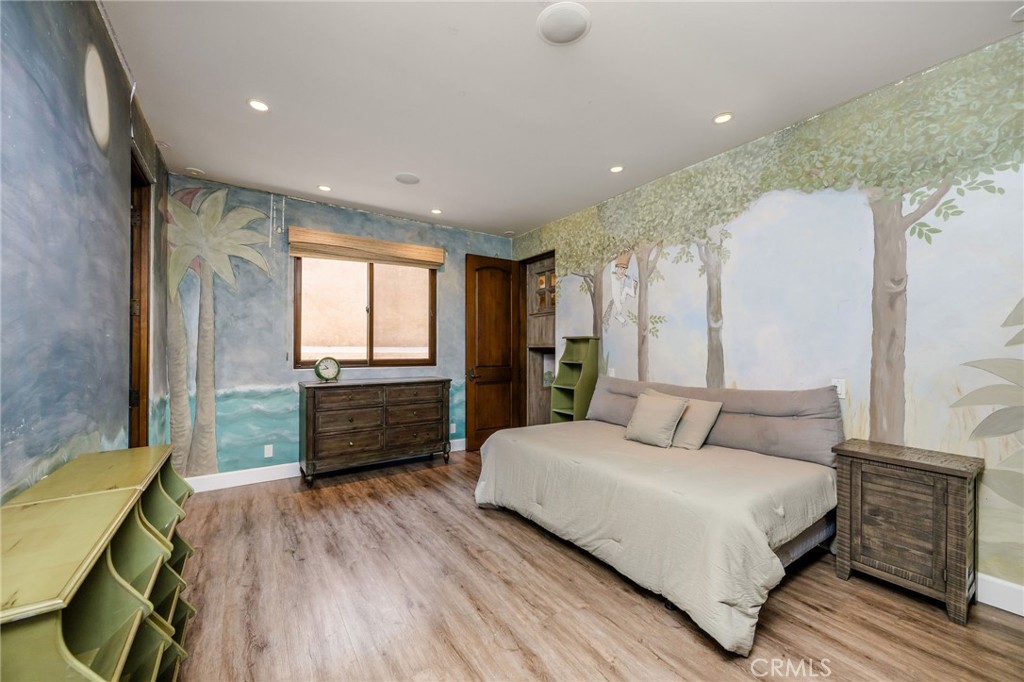 215 S Poinsettia Avenue