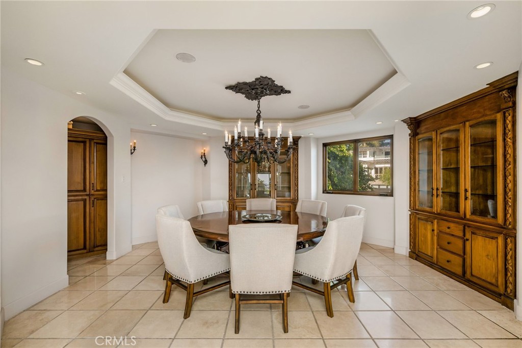 215 S Poinsettia Avenue