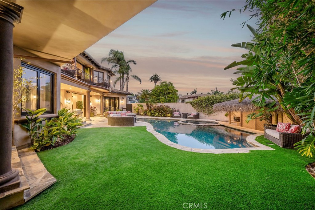 215 S Poinsettia Avenue