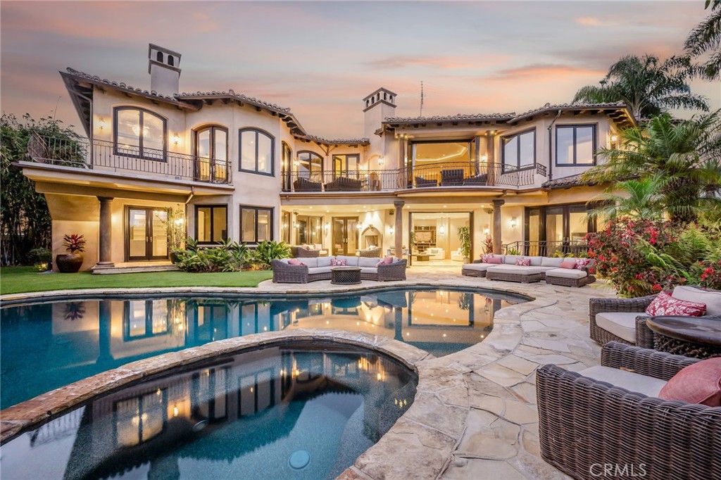 215 S Poinsettia Avenue