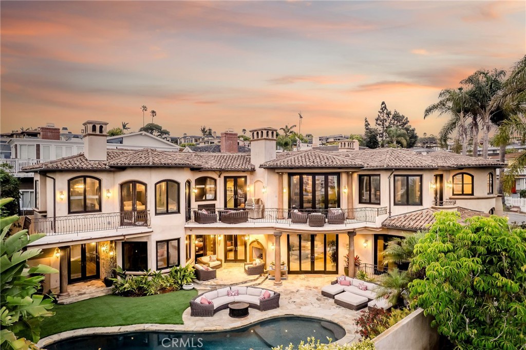 215 S Poinsettia Avenue