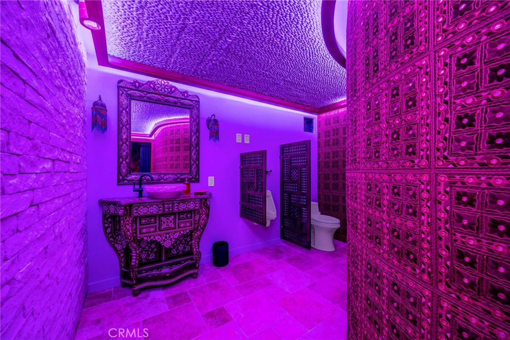 215 S Poinsettia Avenue