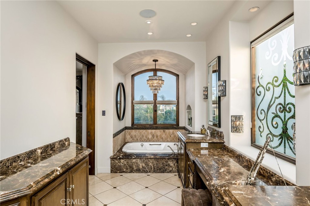 215 S Poinsettia Avenue