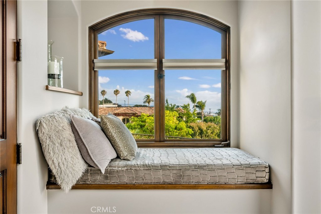 215 S Poinsettia Avenue