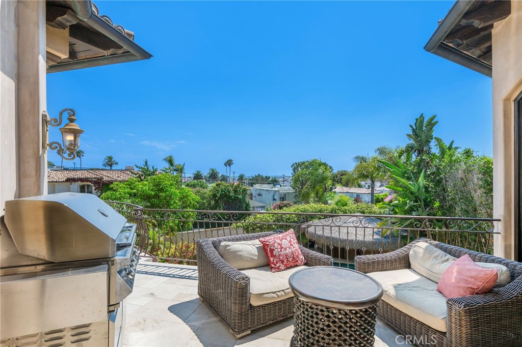 215 S Poinsettia Avenue