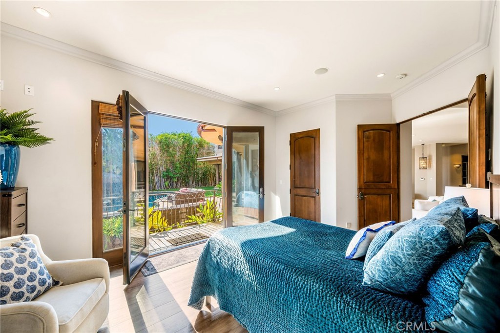 215 S Poinsettia Avenue