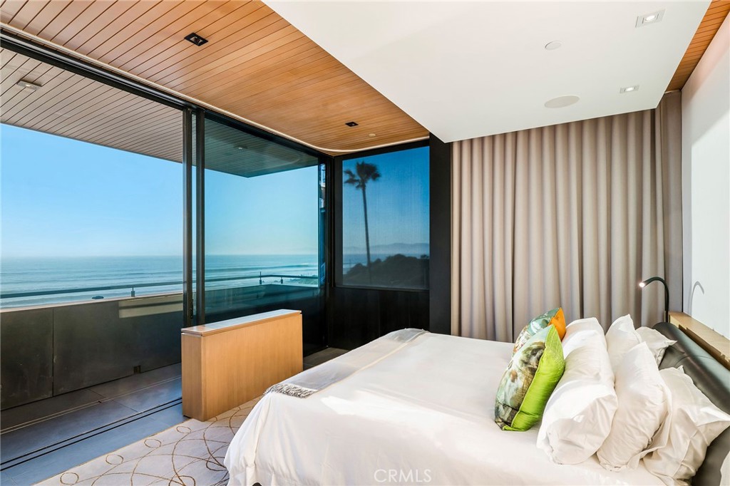 4320 The Strand