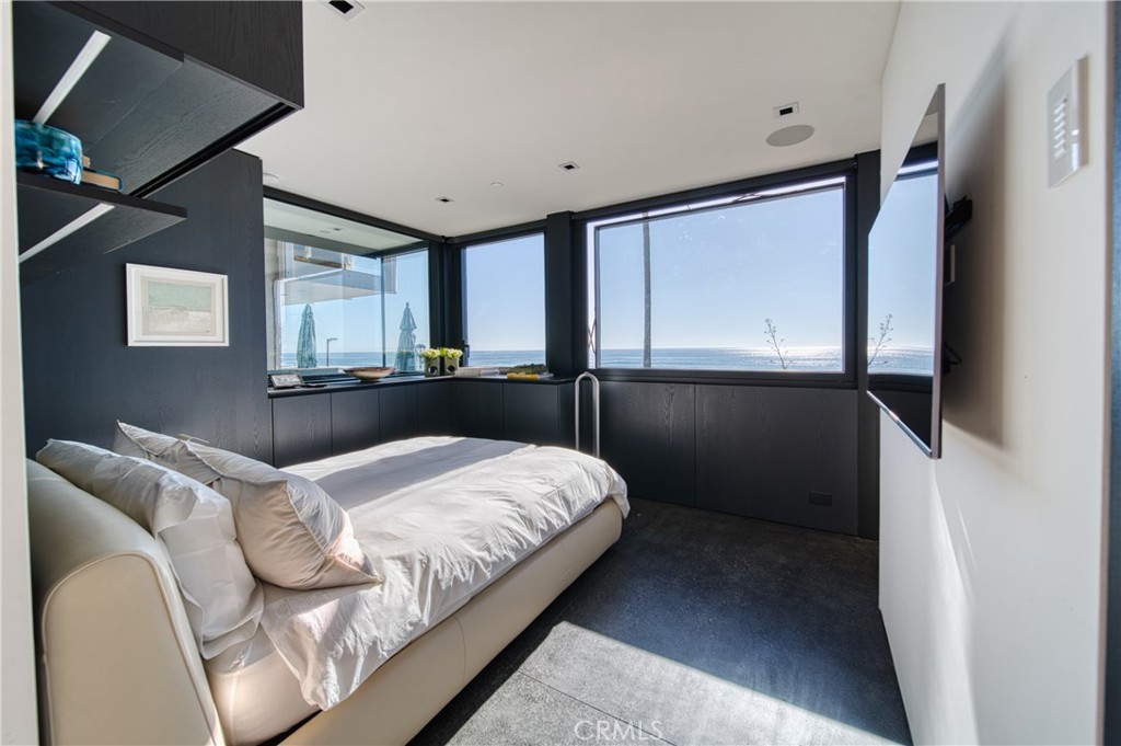 4320 The Strand