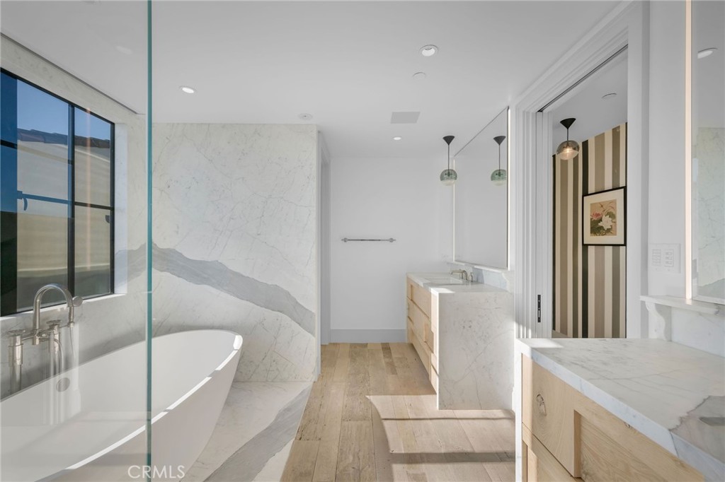 2903 Manhattan Avenue A