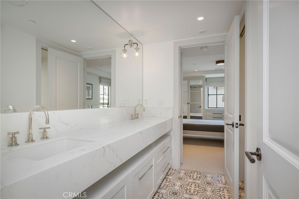 2903 Manhattan Avenue A