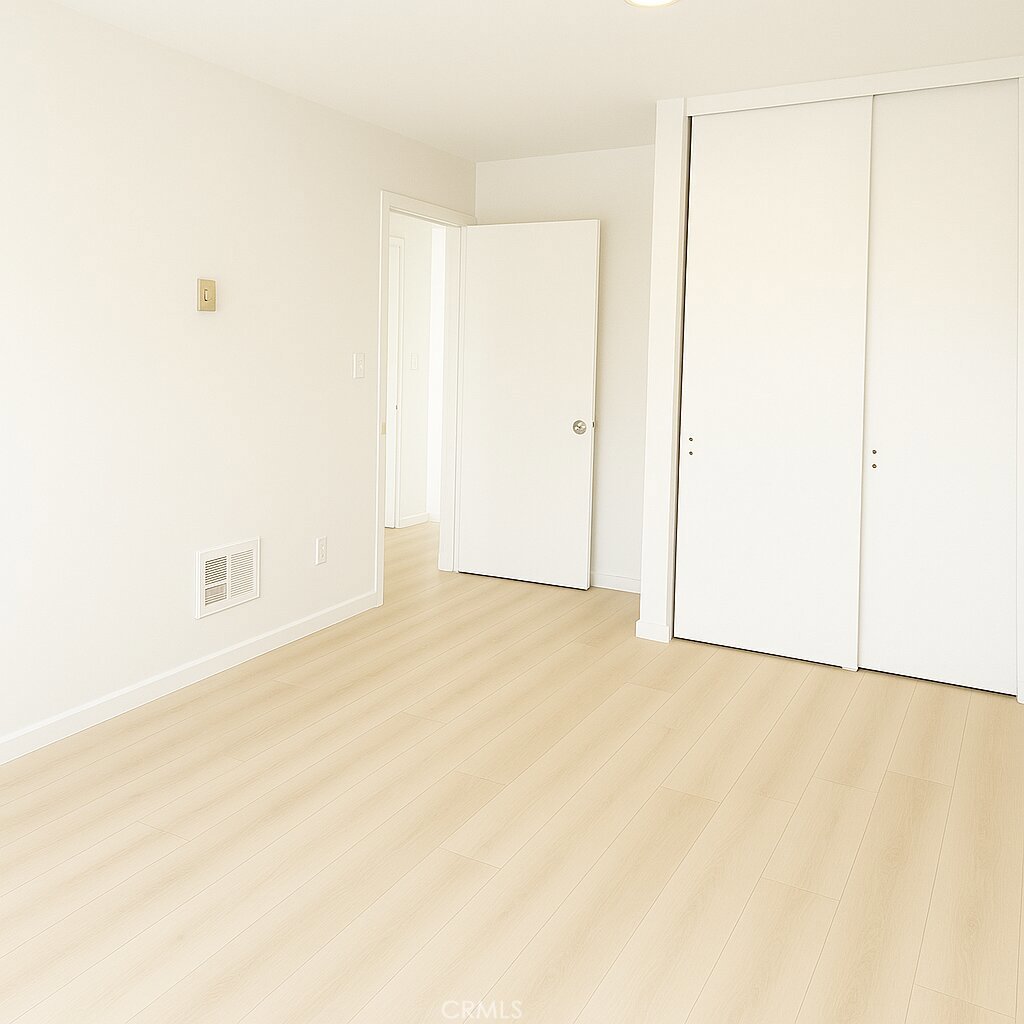 2124 Hermosa Avenue 6