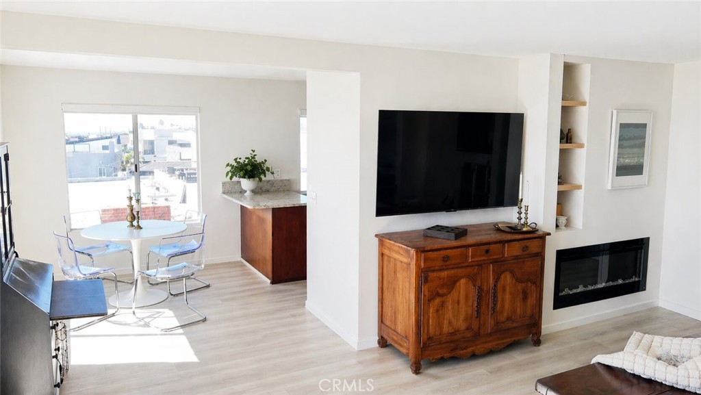 2124 Hermosa Avenue 6