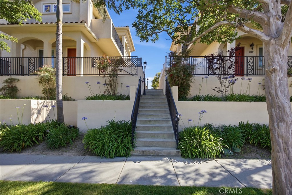 2142 Washington