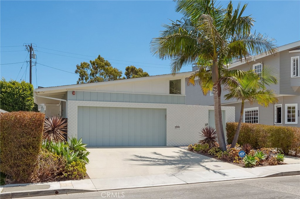 2412 John Street